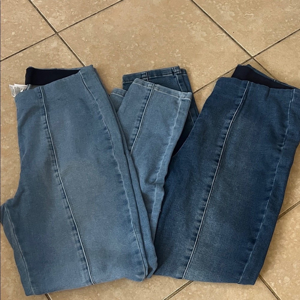 Time and Tru Women's Light and Dark Blue Jeggings Bundle